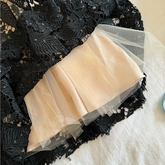 Dave and Johnny studded black lace and tulle cocktail dress - Picture 5 of 9